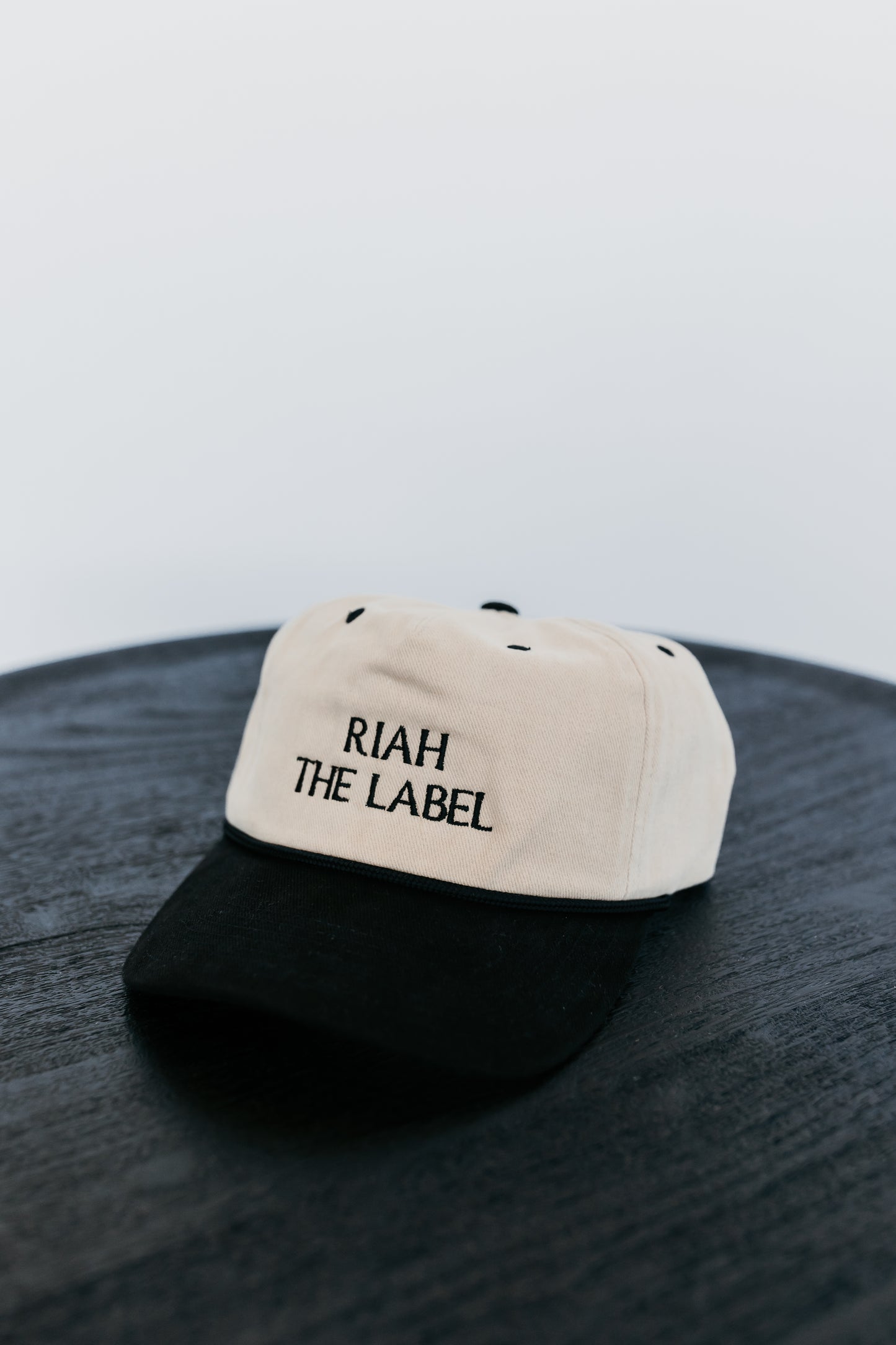 The Relaxed Snapback || Black